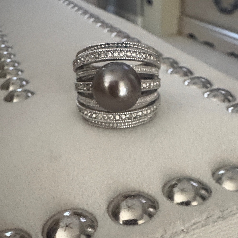 Silver Multi-Band Ring with Dark Gray Pearl